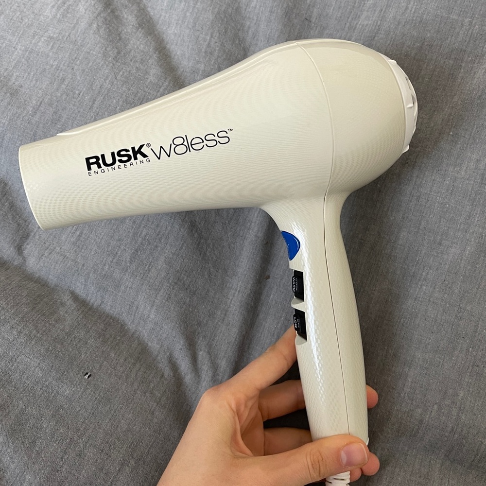 RUSK weightless professional 2000 watt HAIR DRYER